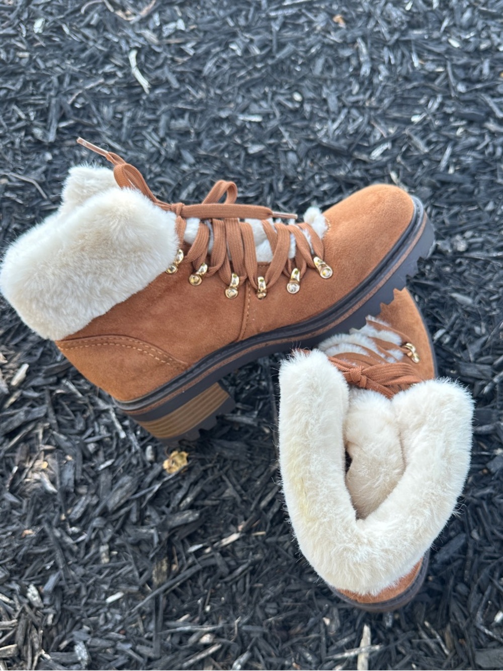 Faux-Shearling Lined Women's Hiking Boots - Tan